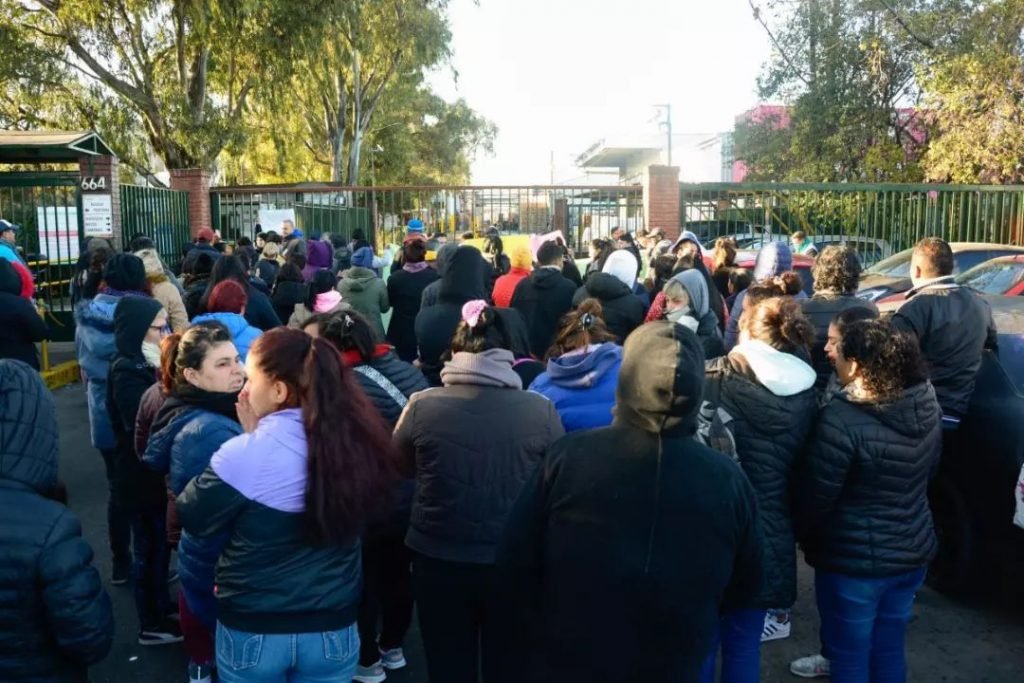 Manifestación por la denuncia de vecinos contra una curtiembre que arroja residuos químicos sobre un barrio de Villa Fiorito