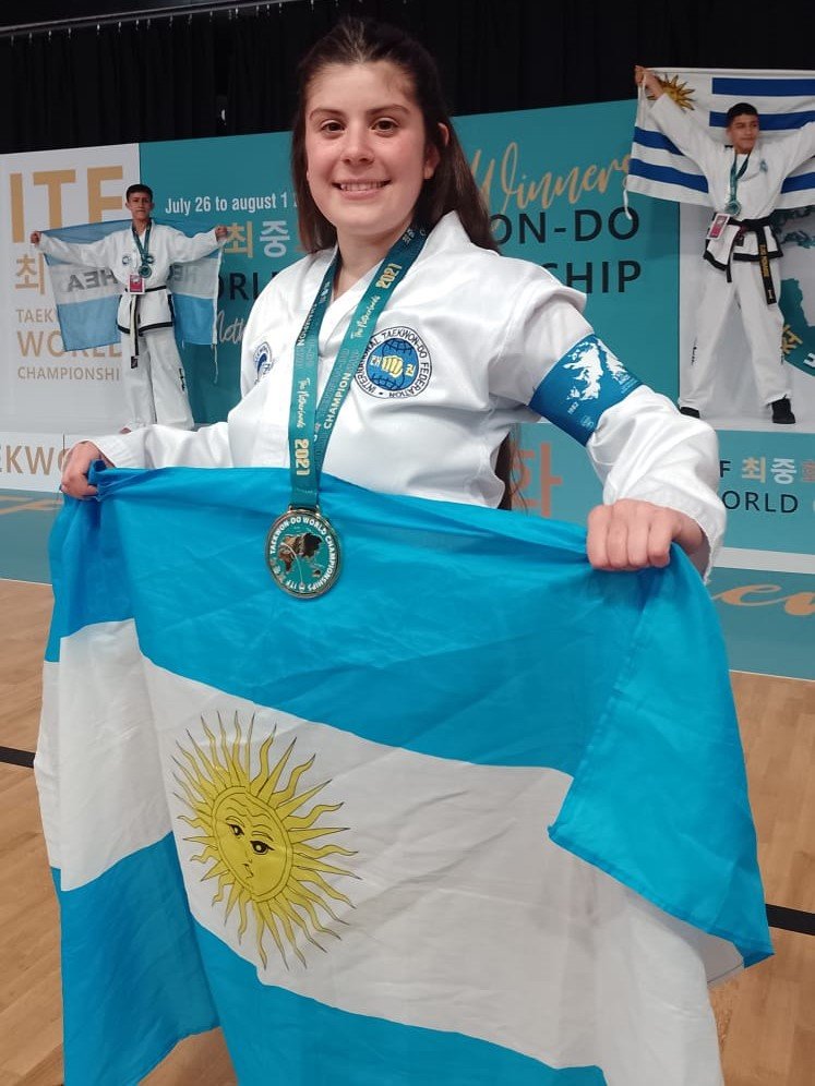 Tiene 22 años, es de Villa Centenario y es campeona mundial de Taekwon-Do en la competencia internacional en Holanda