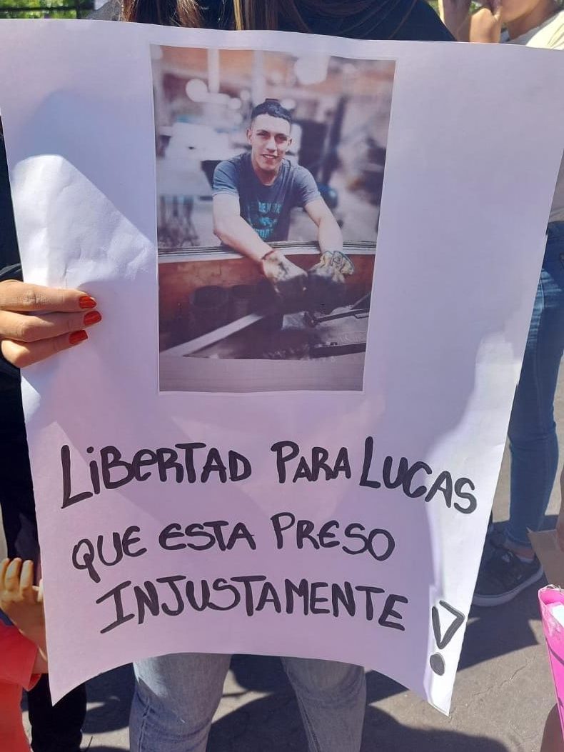 Familiares de Lucas Pelaez exigen su libertad luego de ser detenido por un homicidio que se cometió en 2018 