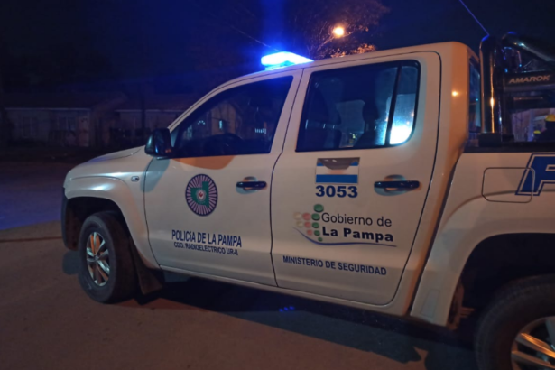 mujer policía detenida