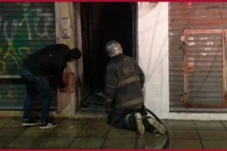 tres personas gran incendio