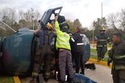 volcó su auto