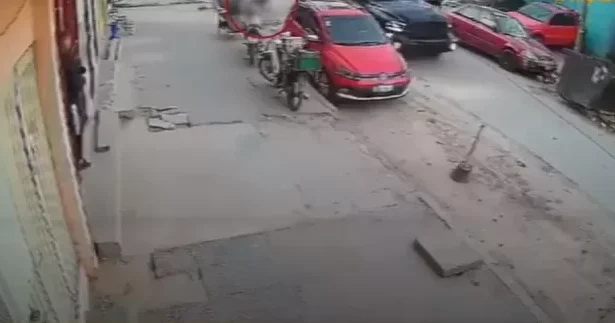 robó camioneta atropelló mujer