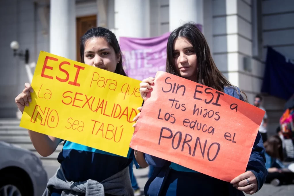 Movilización feminista se llevará a cabo en Lomas de Zamora bajo el lema "Ni un paso atrás. Ni Bullrich, ni Milei"