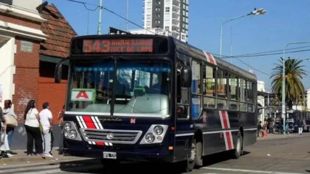 Transporte anunció que, como en las PASO, el boleto será gratis en colectivos y trenes para que todos puedan ir a votar