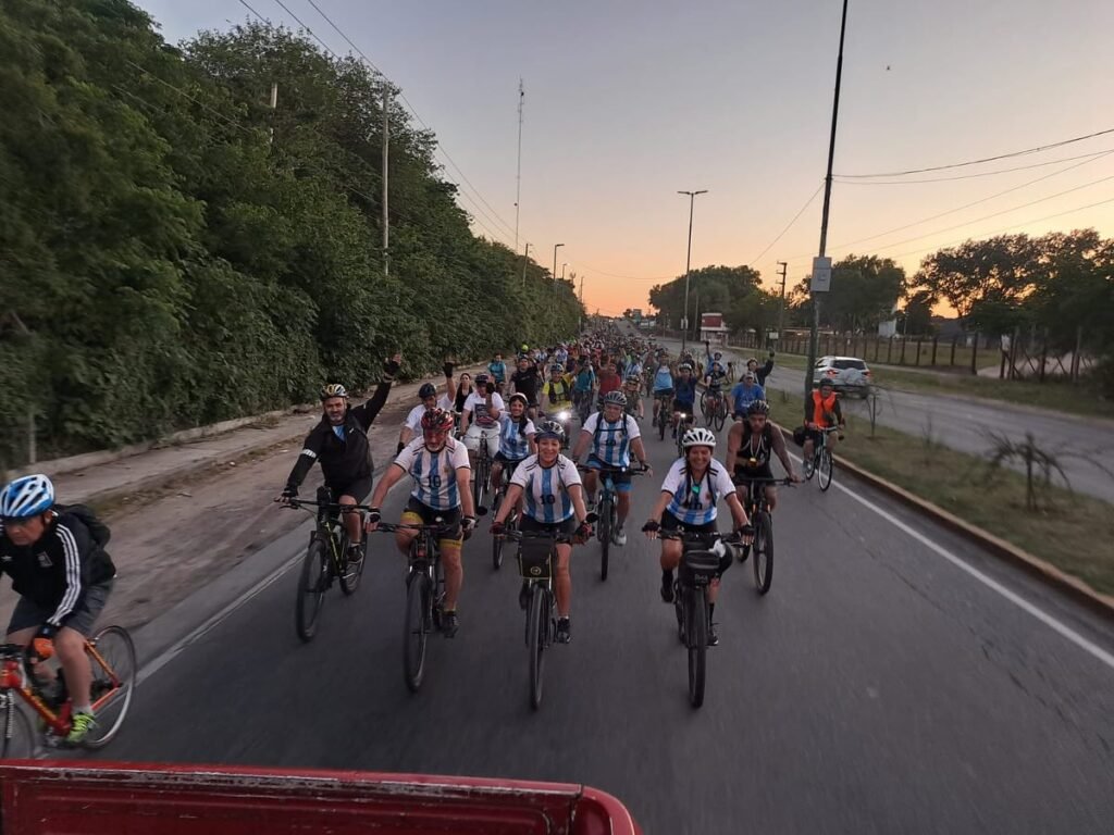 Este domingo se llevó a cabo la 38° Peregrinación en Bicicleta a Luján desde la Catedral de Lomas de Zamora 