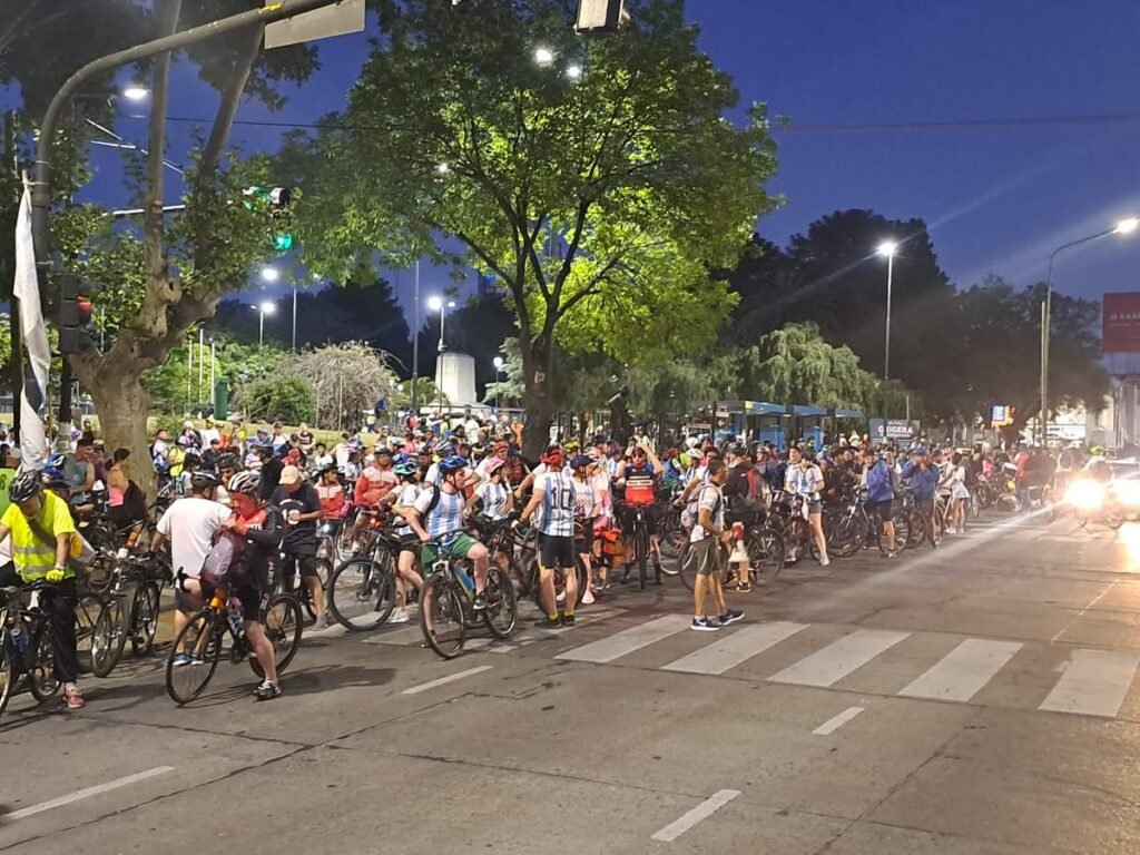 Este domingo se llevó a cabo la 38° Peregrinación en Bicicleta a Luján desde la Catedral de Lomas de Zamora 