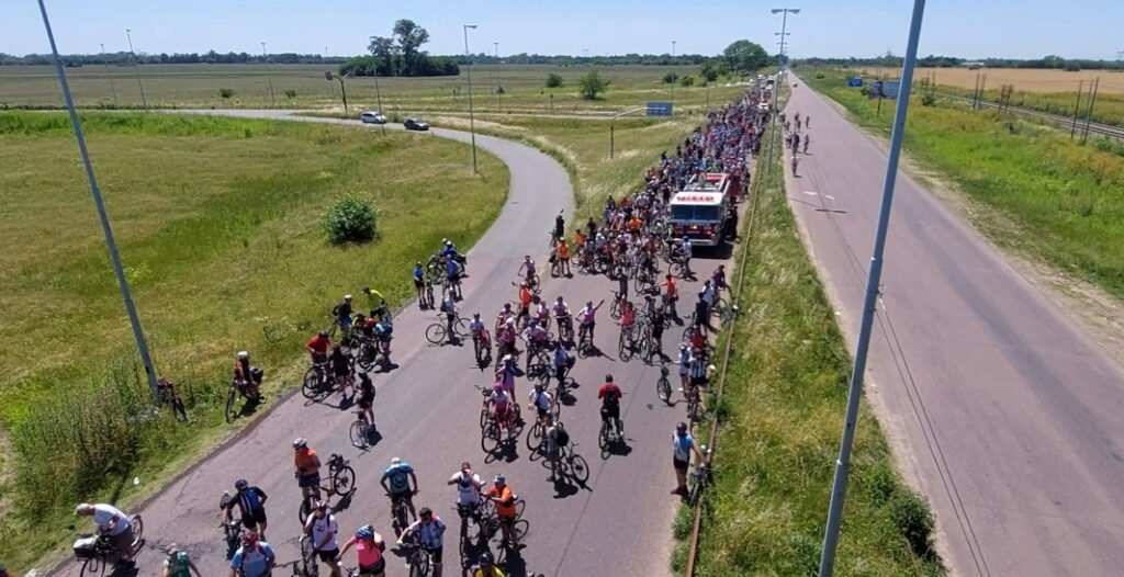 Este domingo se llevó a cabo la 38° Peregrinación en Bicicleta a Luján desde la Catedral de Lomas de Zamora 