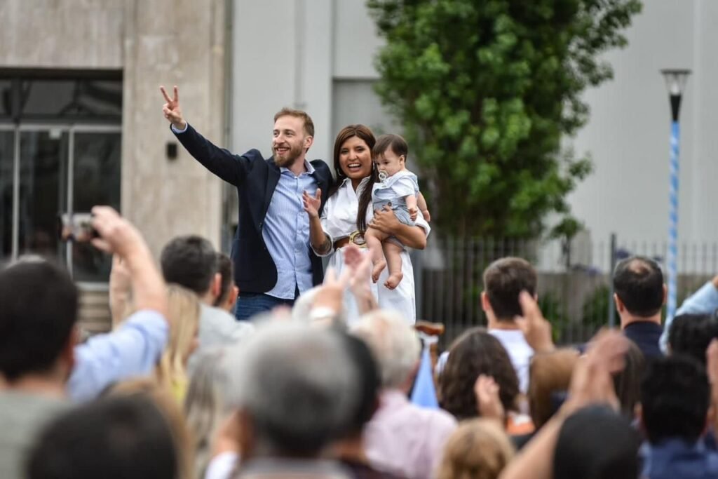 Federico Otermín asumió este sábado como intendente de Lomas de Zamora con un llamado a la unidad y al diálogo