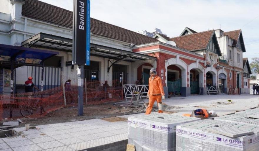 El intendente lomense, Federico Otermín solicitó al presidente Milei la continuidad en obras en la estación Banfield
