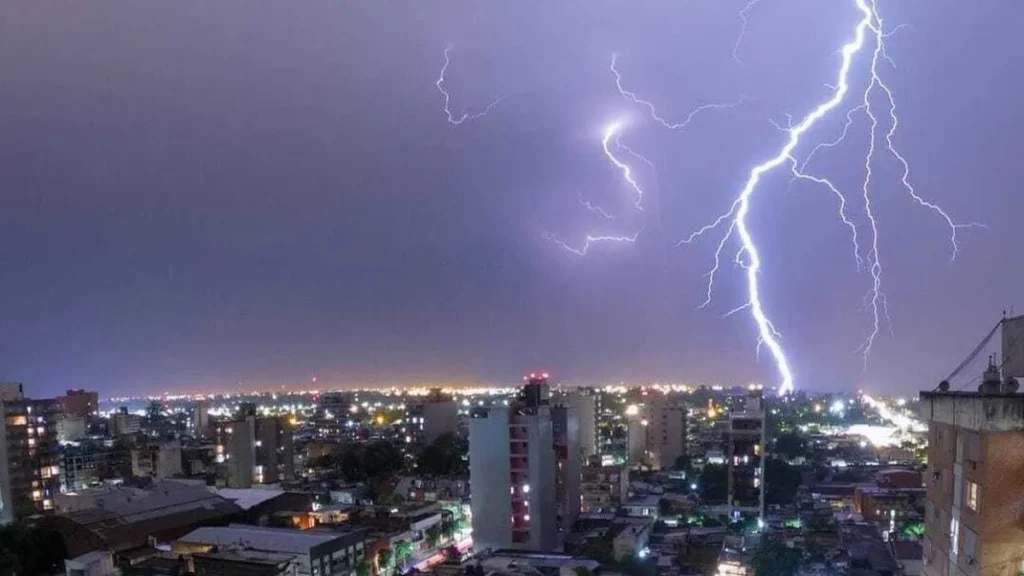 Fin de semana de contrastes climáticos en Lomas de Zamora: nubosidad, tormentas y temperaturas variadas pero calurosas