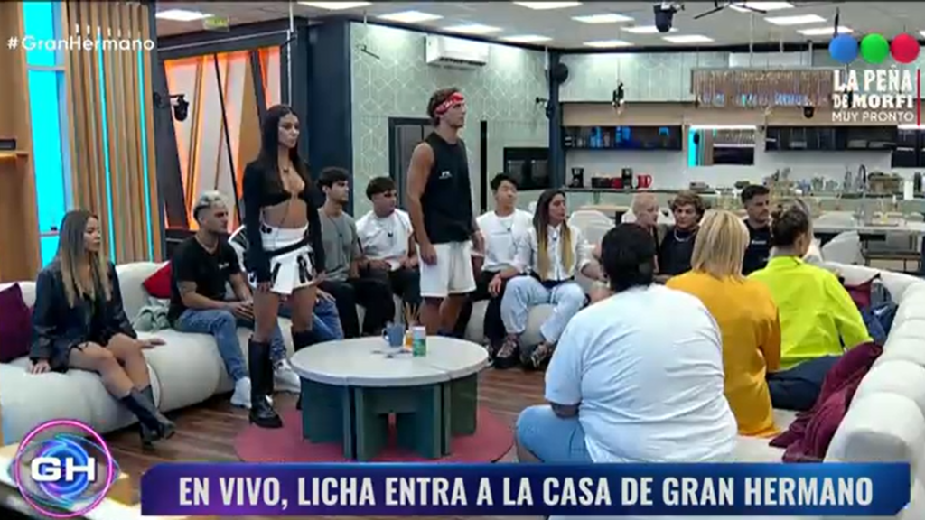 A pesar del spóiler, Lisandro Navarro sorprendió a la casa de Gran Hermano cuando entró como mensajero de "El supremo"