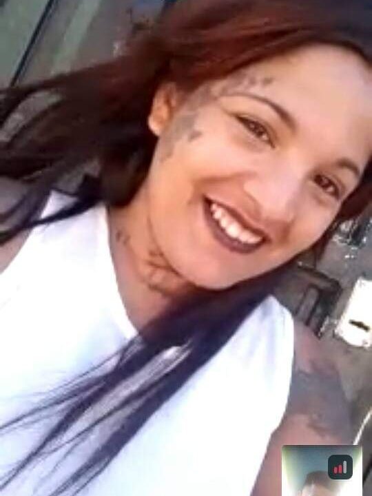 Desesperada búsqueda de una joven mujer conocida como la "China": hablaba por videollamada con su madre, se cortó y no supieron nada más de ella