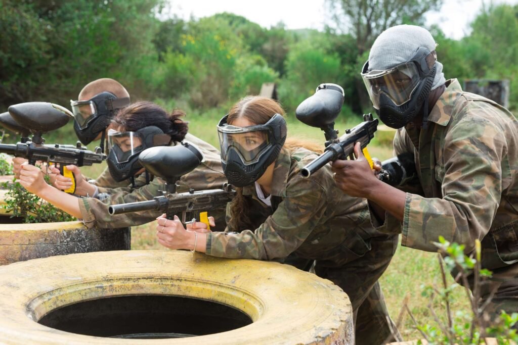 Tragedia en un viaje estudiantil: un joven perdió la vista de un ojo mientras jugaba paintball en un viaje de egresados