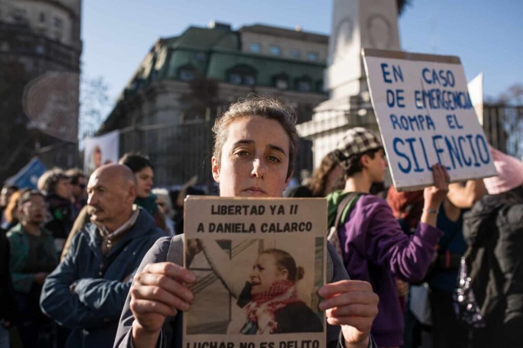 Liberaron tras más de dos meses a la mujer lomense detenida por protestar en el Congreso contra la Ley Bases