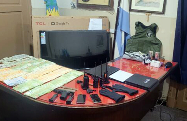 banda de policías ladrones