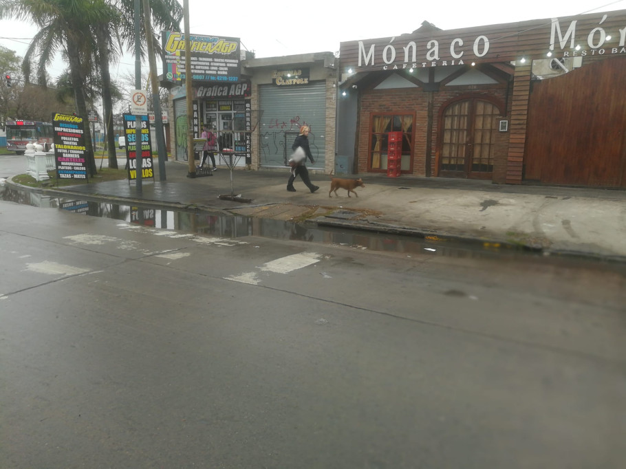 Vecinos de Claypole denunciaron inundaciones