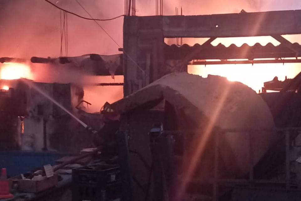 incendio en galpón de Lanús