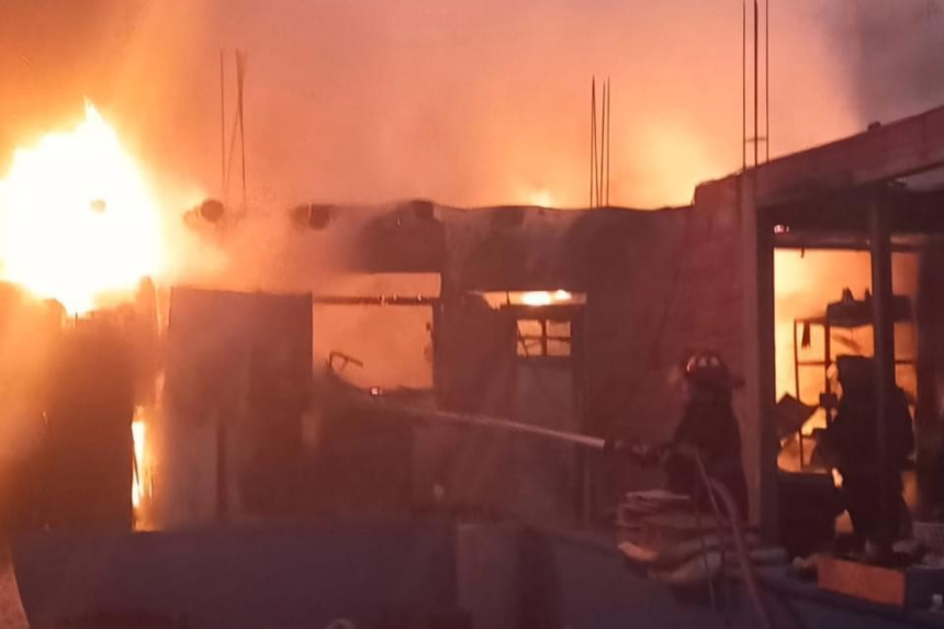 incendio en galpón de Lanús