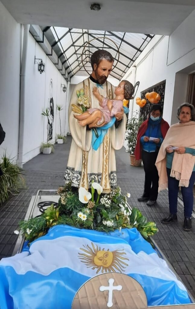 Como cada 7 de agosto se conmemora la obra y la devoción a San Cayetano: Fe y Esperanza en Tiempos de Crisis