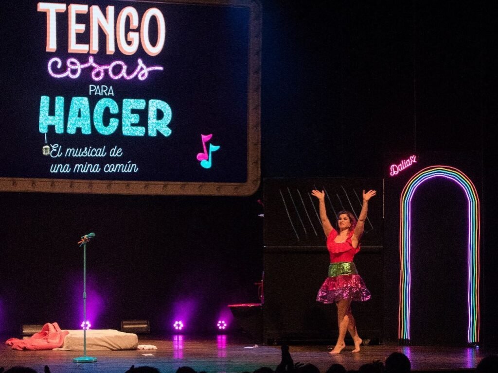 Dalia Gutmann trae su show “Tengo cosas que hacer” a Lomas de Zamora: Un show humorístico para reírnos vida acelerada en la que vivimos