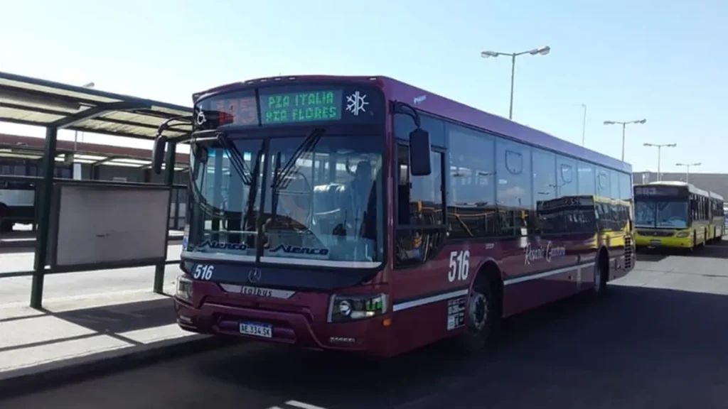 UTA anunció un paro de colectivos de 24 horas para este jueves 31 de octubre: Qué líneas afecta y cómo siguen las negociaciones