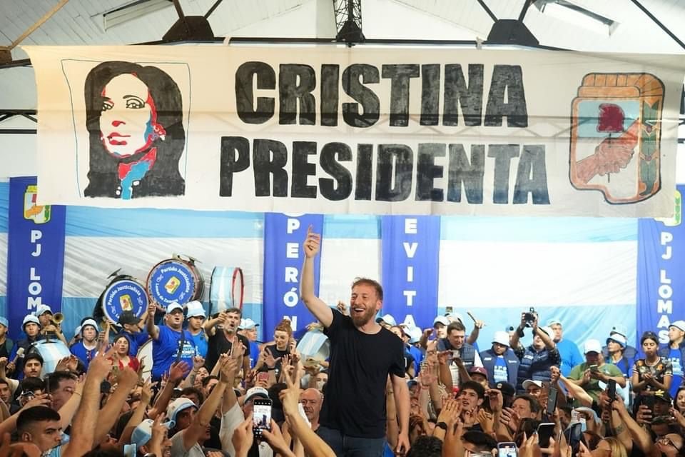 Otermín encabezó el acto por el Día de la Lealtad Peronista en la sede del PJ lomense con un escenario 360°