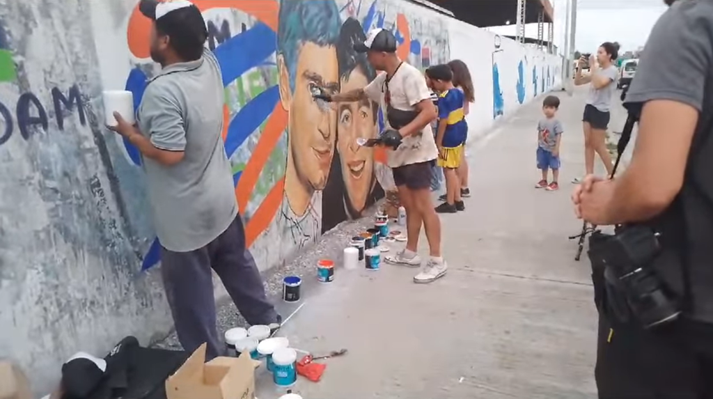 Diego y Rodrigo: Un mural realizado en Villa Fiorito, en homenaje a Maradona a cuatro años de su partida