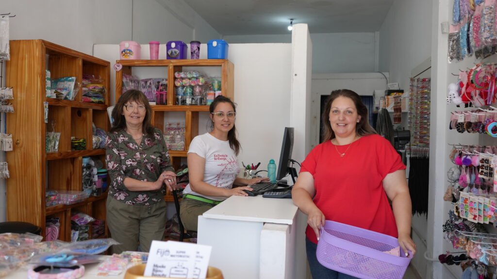 Fijo Shop inauguró su primer local mayorista de bijouterie en Lomas de Zamora para emprendedores y comercios locales