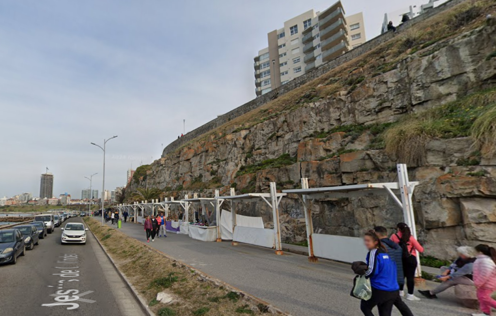 Tragedia en Mar del Plata: un joven lomense de 22 años falleció luego de caer de un paredón costero en Playa Varese