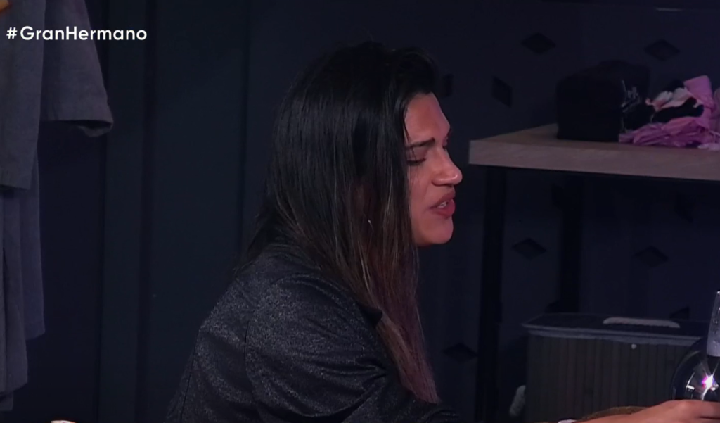 Tensión en la "cena romántica" de Gran Hermano: fuerte cruce entre Eugenia y Luciana tras el beneficio del Teléfono Rojo