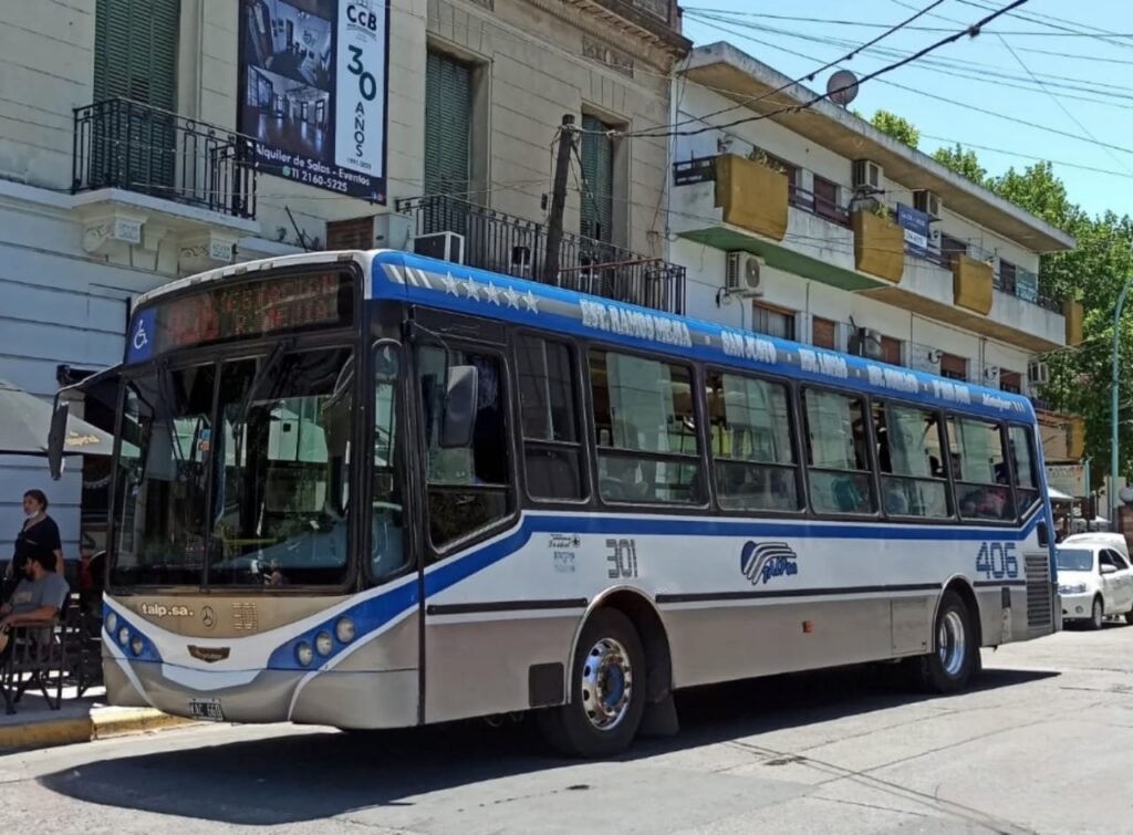 Por amenazas y ataques al personal, se suspende el nuevo ramal de la línea 406 que uniría San Justo con Banfield