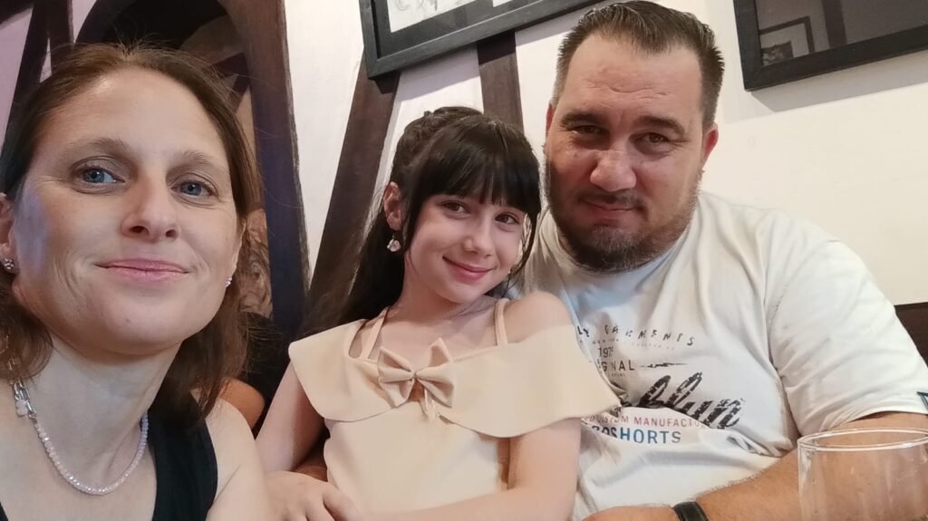 Hanna, una joven artista de Lomas de Zamora ganó un certamen musical y su carisma ya ganó corazones como actriz