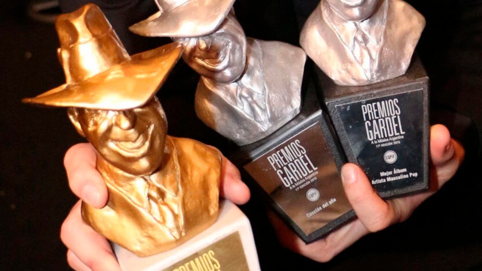 CA7RIEL y Paco Amoroso arrasaron en los Premios Gardel 2025 y quedaron como los ganadores el Gardel de Oro