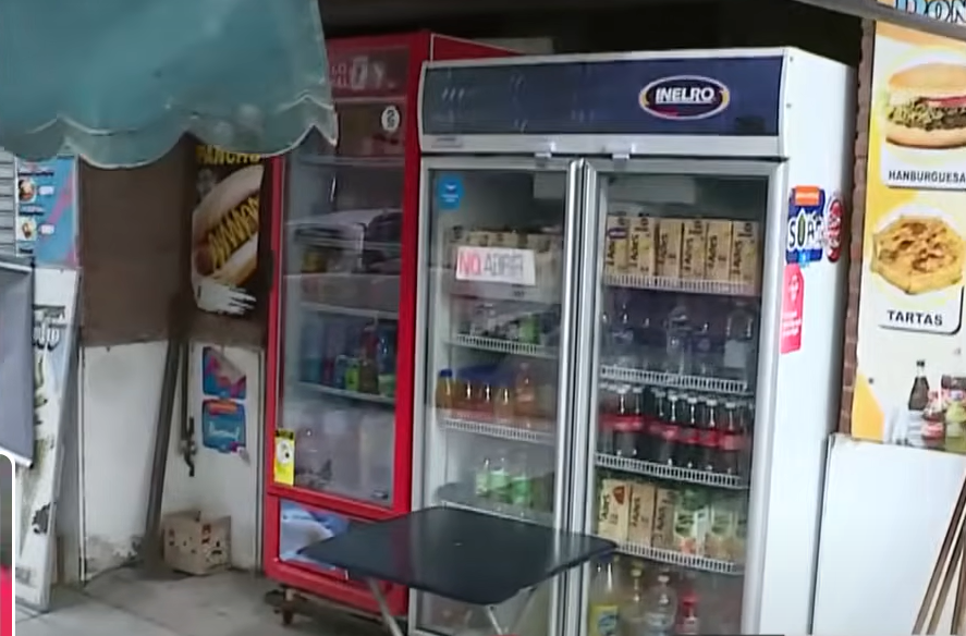 Un kiosquero denuncia a la Policía Federal por el presunto robo de mercadería en La Salada durante la clausura judicial