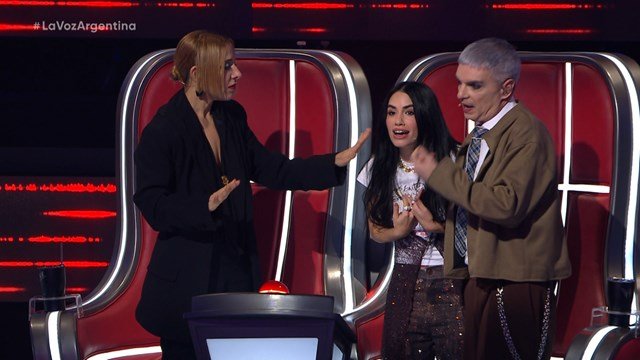Tensión y juego entre coaches en el debut de La Voz Argentina 2025: El bloqueo de Miranda! a Lali desató una divertida polémica