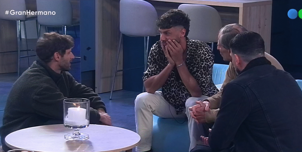 Emotivo reencuentro en Gran Hermano: Santiago "Tato" Algorta recibió la visita de su padre y hermanos tras seis meses de aislamiento