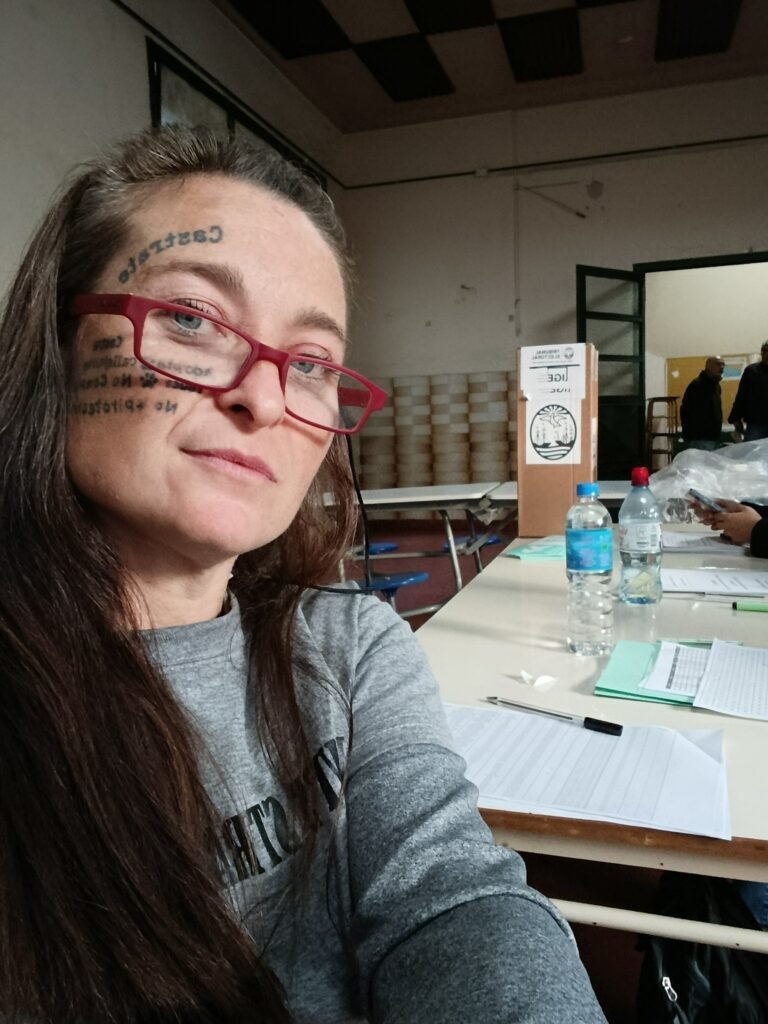 Mario Pergolini criticó con ironía a una candidata libertaria por sus errores de ortografía y su perfil excéntrico