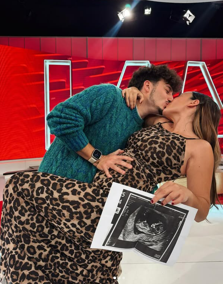 Una ex participante de Gran Hermano, anunció que está embarazada en vivo en el programa de Ángel de Brito
