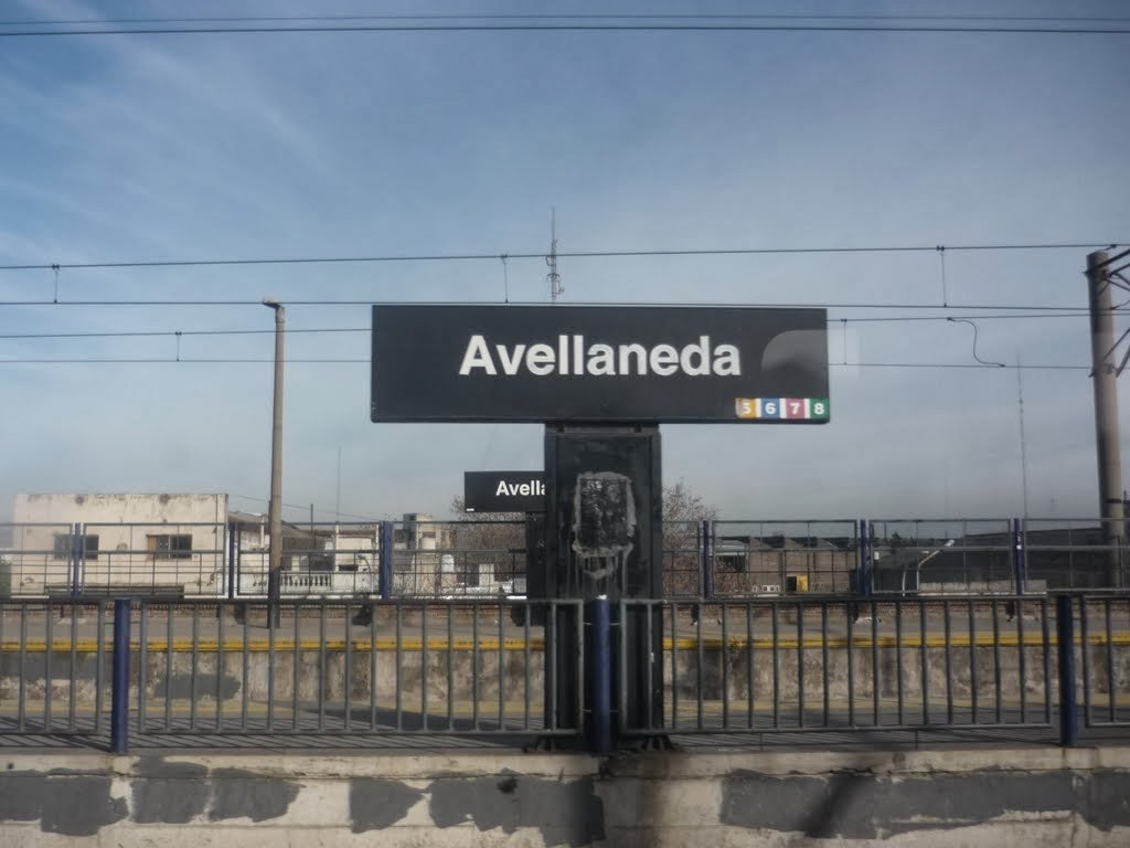 Debate en Avellaneda por la estación Darío Santillán y Maximiliano Kosteki: ¿Debe la estación de tren recuperar su nombre "Avellaneda"?