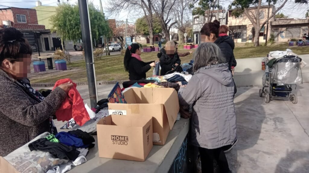La Gratisferia, una feria solidaria sin precios ni condiciones: "Llevate lo que te guste y dejá lo que no usás”