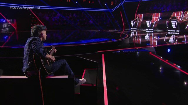 Luck Ra fue evaluado por sus compañeros luego de cantar en La Voz Argentina y debió a elegir un equipo entre los coaches
