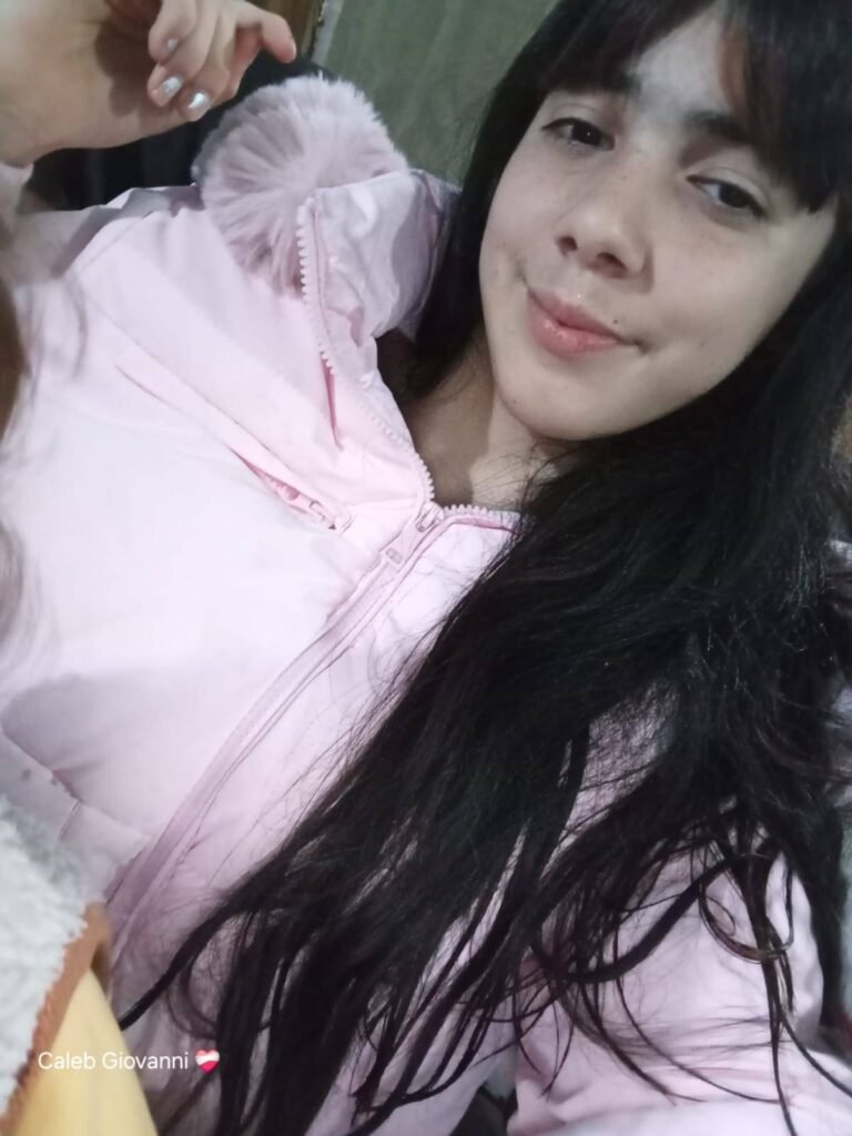 Buscan a una adolescente de 15 años con retraso madurativo desaparecida en Barrio Obrero: Se la vio irse con dos sujetos