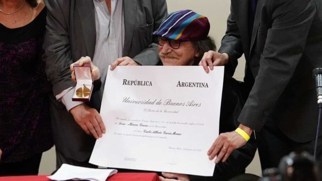 Charly García recibió el doctorado honoris causa otorgado por la UBA: “Ahora soy el doctor Charly García”