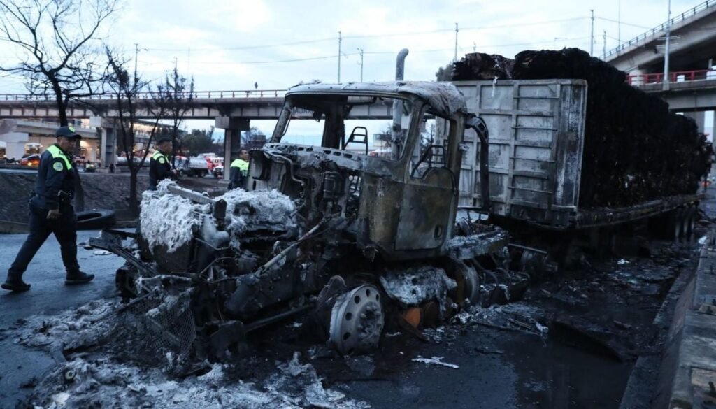 Explosión de camión cisterna en la ciudad de Iztapalapa en México, dejó cuatro muertos y 90 heridos