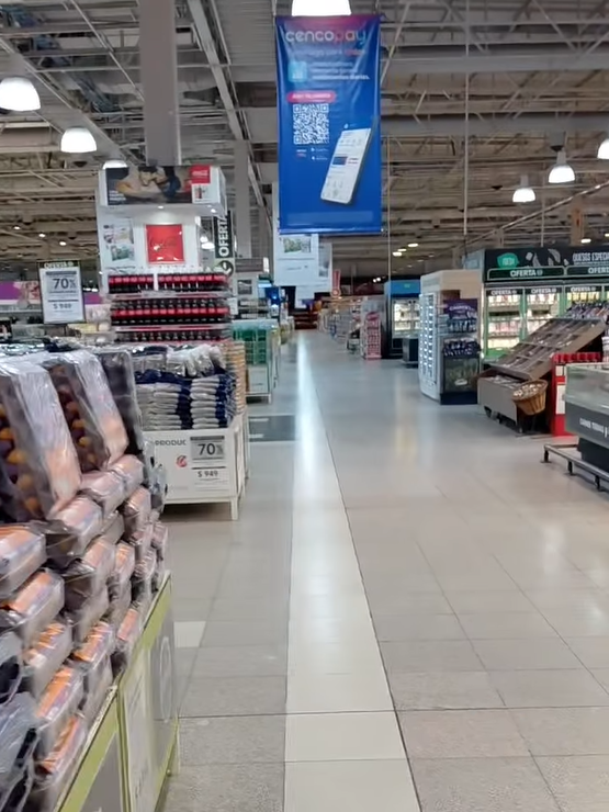Un vecino mostró un popular hipermercado vacío y cuestionó la situación económica: "Qué triste es vivir en un país así"