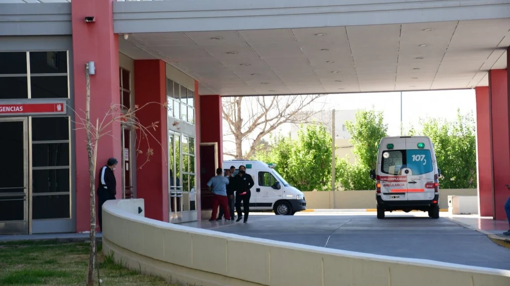 Un joven de 13 años perdió la vida tras una descompensación grave mientras era trasladado a un hospital de La Rioja