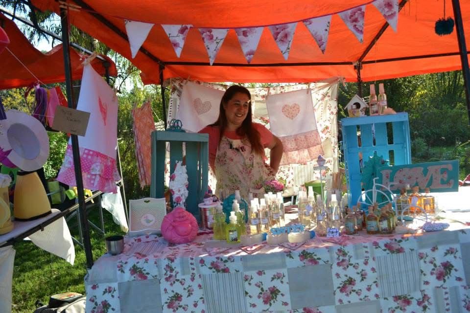 De las ferias a emprender desde casa, luego 15 años de feriante y una pandemia: la historia de Rita y sus esencias artesanales