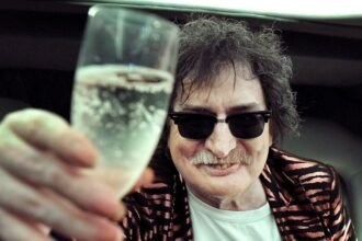 Los fanáticos de Charly García iniciaron la vigilia para celebrar su cumpleaños número 74
