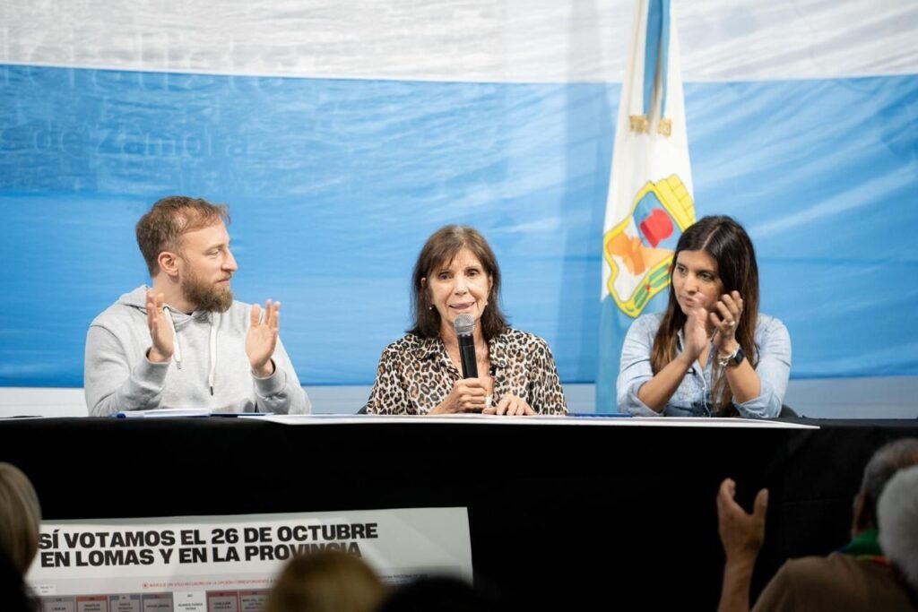 El intendente lomense se refirió a las próximas elecciones: “Fuerza Patria es la clave para ponerle un límite a Milei”
